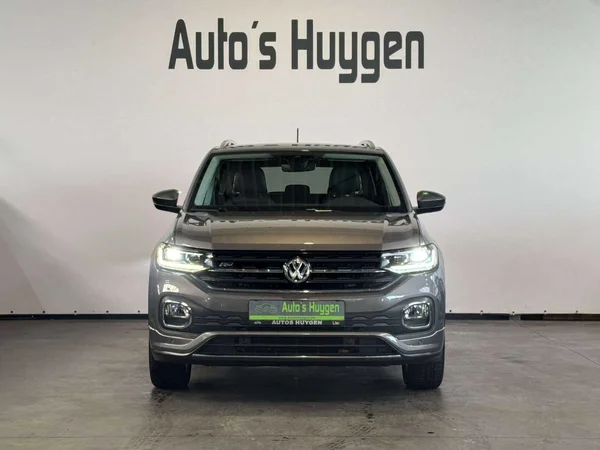 Volkswagen T-Cross (2019) — foto 9 van 16
