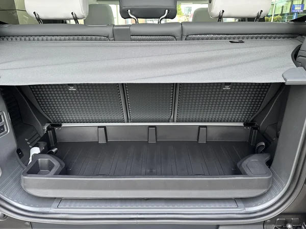 Land Rover Defender (2026) — foto 2 van 33