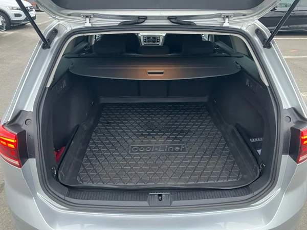 VOLKSWAGEN Passat SW (2020) — foto 4 van 25
