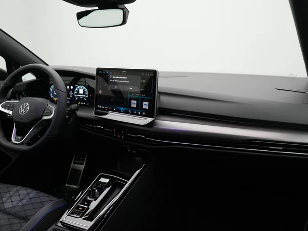 VOLKSWAGEN Golf VIII (2026) — foto 4 van 10