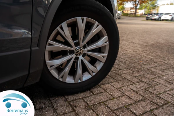 Volkswagen Tiguan (2023) — foto 3 van 48