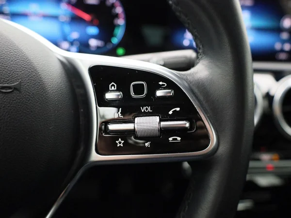 Mercedes-Benz CLA (2022) — foto 9 van 52