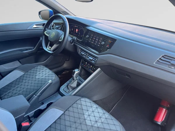 VOLKSWAGEN Polo (2023) — foto 13 van 17