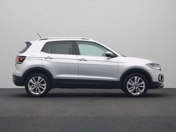 VOLKSWAGEN T-Cross (2021) — foto 18 van 19