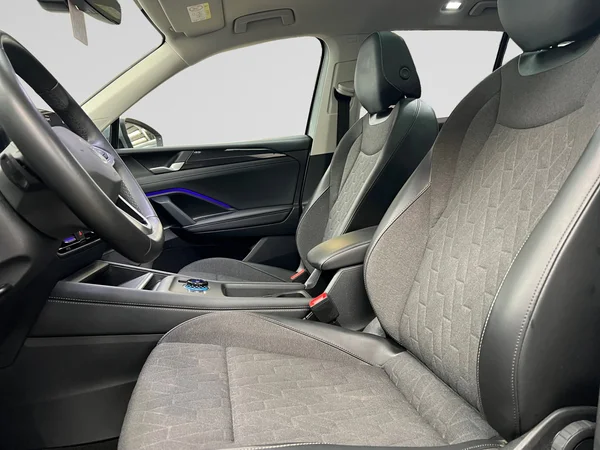 VOLKSWAGEN Tiguan (2024) — foto 16 van 20