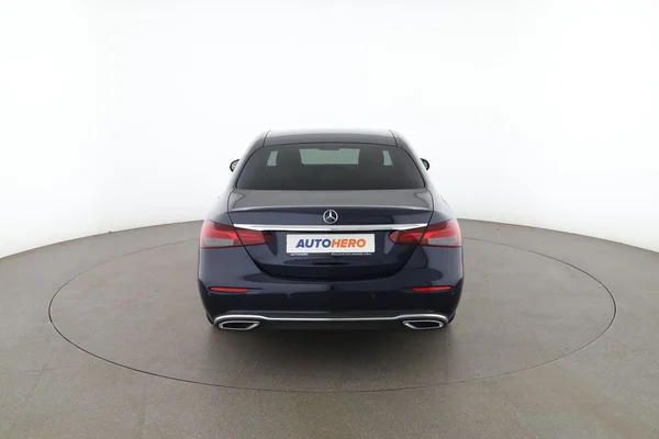 Mercedes-Benz E-Klasse (2021) — foto 11 van 16