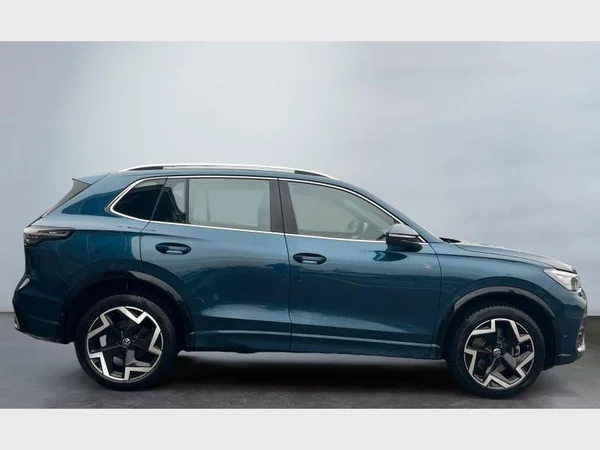 Volkswagen Tiguan (2024) — foto 16 van 22