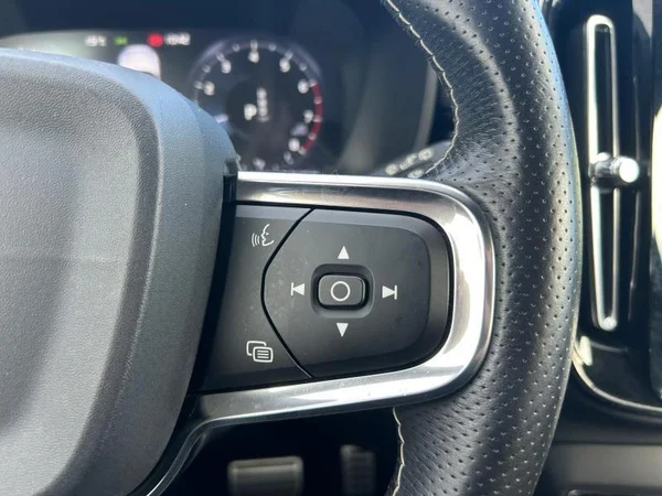 VOLVO XC40 (2018) — foto 18 van 32