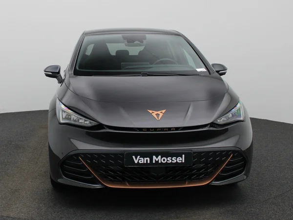 CUPRA Born (2022) — foto 23 van 47