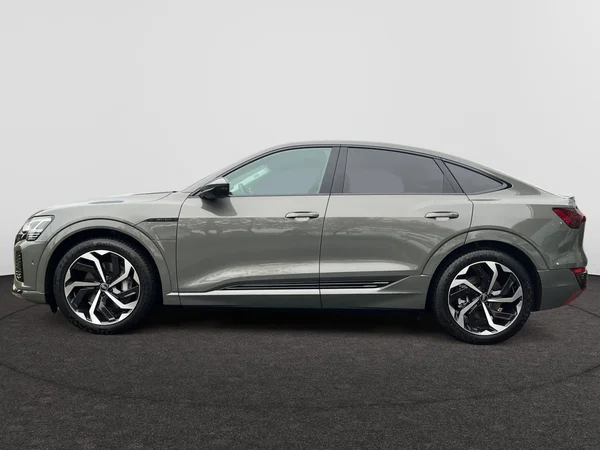 AUDI Q8 e-tron Sportback (2025) — foto 12 van 24