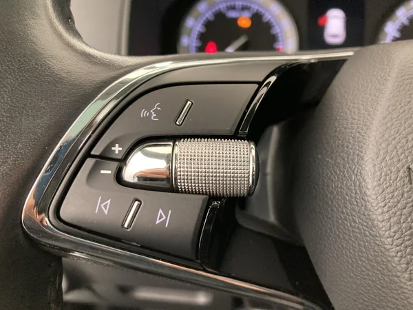 SKODA Karoq Dsl (2021) — foto 15 van 36
