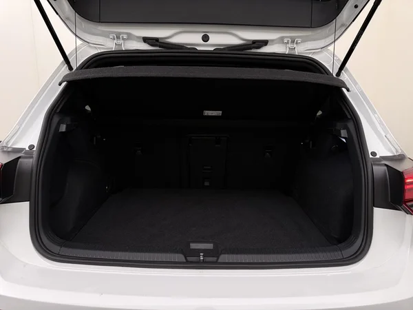 VOLKSWAGEN Golf (2022) — foto 8 van 28