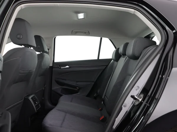 VOLKSWAGEN Golf (2024) — foto 5 van 27