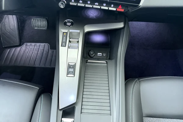 Peugeot 308 SW (2024) — foto 4 van 18