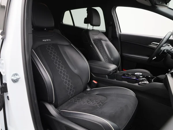 Kia Sportage (2023) — foto 35 van 48