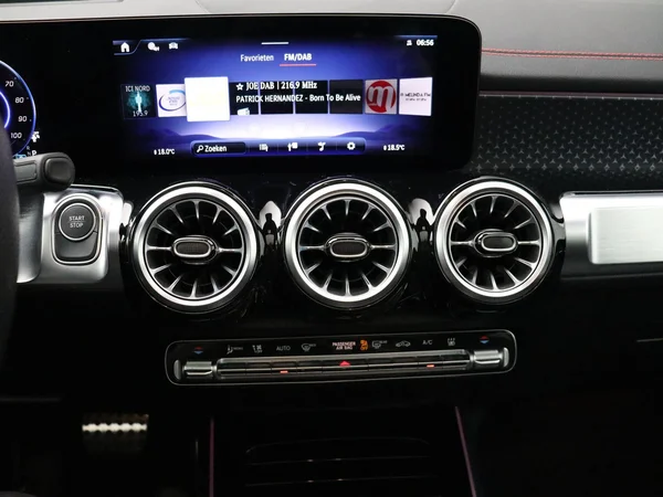 Mercedes-Benz EQB (2026) — foto 10 van 34