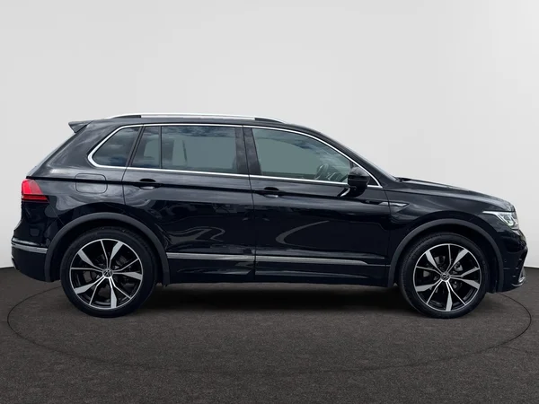 VOLKSWAGEN Tiguan (2021) — foto 17 van 24