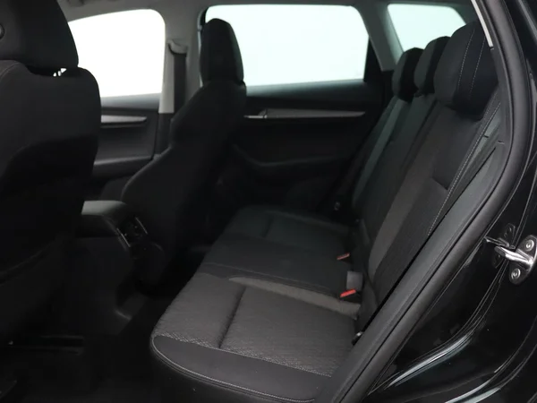 SKODA Karoq (2023) — foto 17 van 17