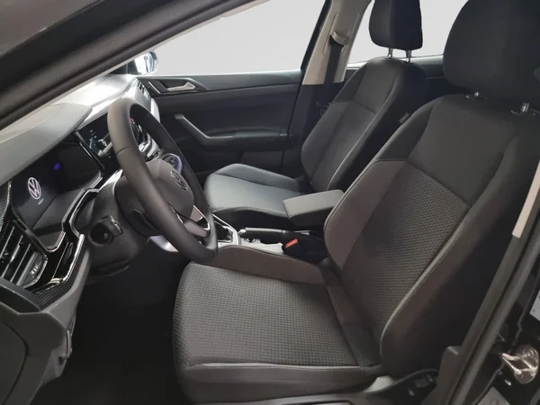 VOLKSWAGEN Polo (2025) — foto 2 van 15