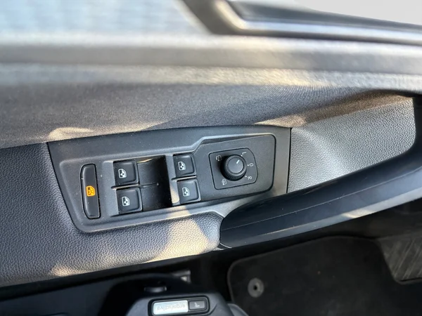 VOLKSWAGEN Tiguan (2022) — foto 5 van 23