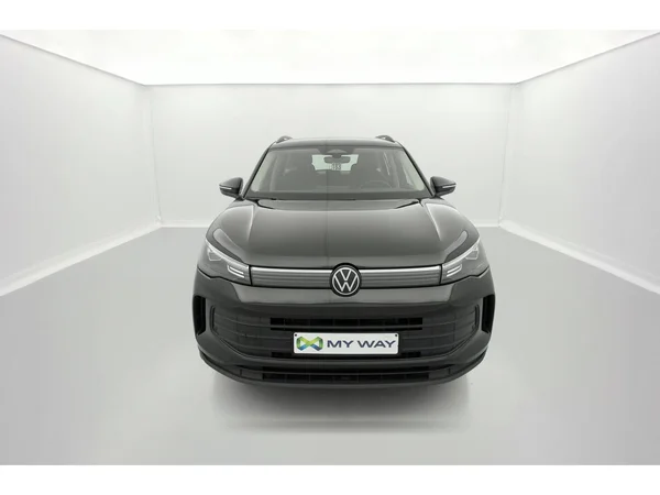 VOLKSWAGEN Tiguan (2025) — foto 12 van 36