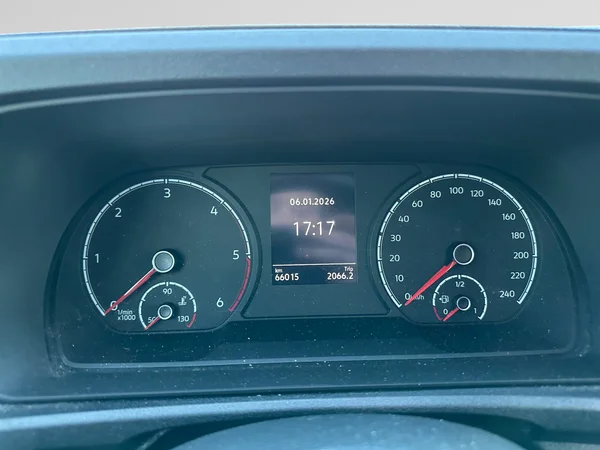 VOLKSWAGEN Caddy (2021) — foto 2 van 17