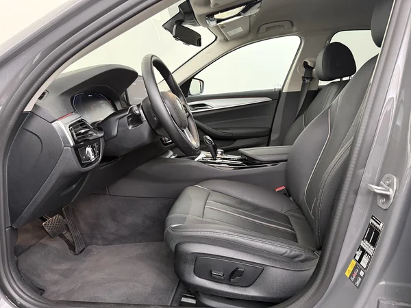 BMW 520 (2022) — foto 2 van 29