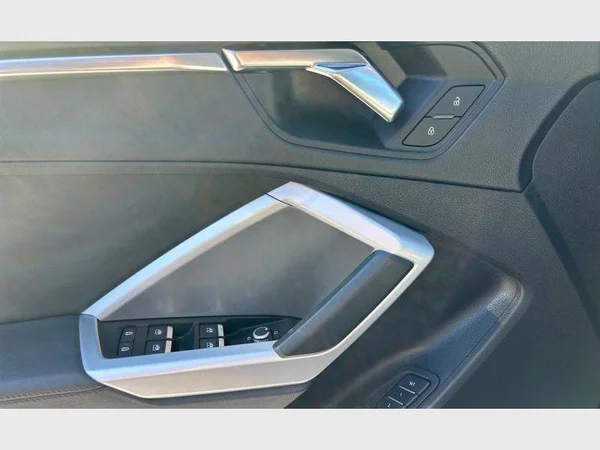 Audi Q3 (2023) — foto 19 van 29