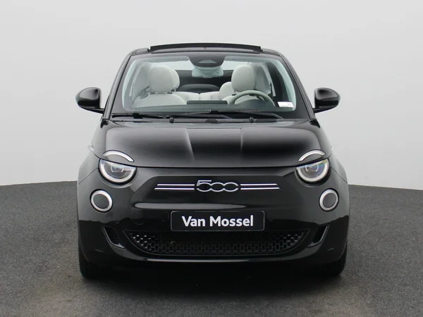 Fiat 500C (2023) — foto 23 van 40