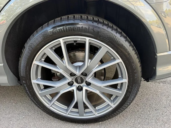 AUDI Q3 PHEV (2024) — foto 2 van 21