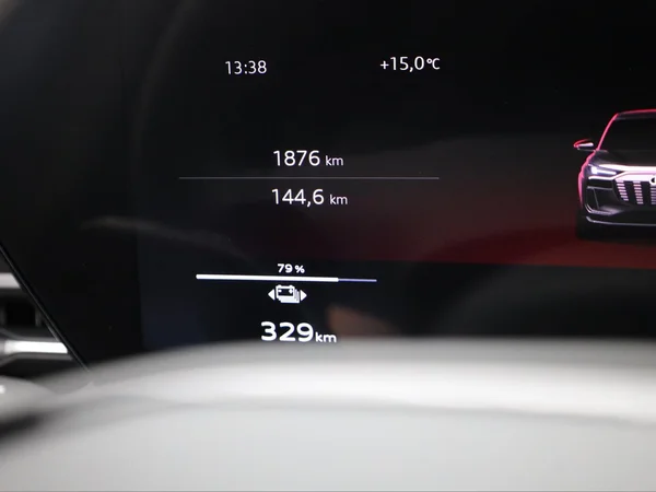 AUDI SQ6 e-tron (2024) — foto 11 van 27