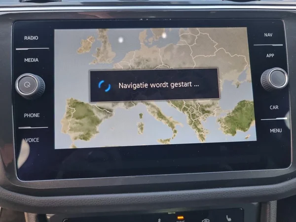 VOLKSWAGEN Tiguan (2022) — foto 6 van 23