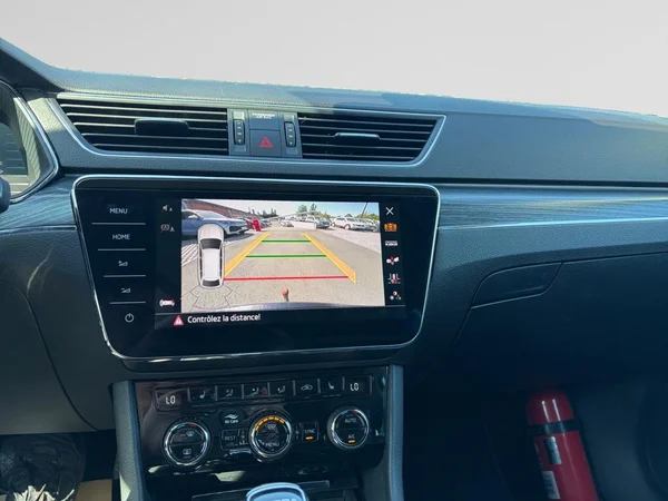SKODA Superb SW Dsl (2022) — foto 2 van 14