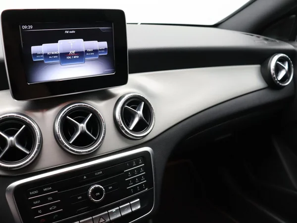 Mercedes-Benz CLA (2019) — foto 5 van 26