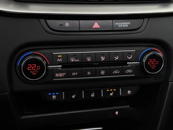 KIA XCeed (2022) — foto 18 van 32