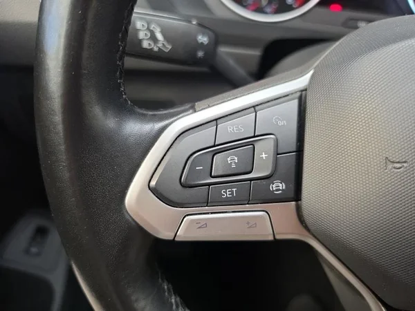 VOLKSWAGEN Tiguan Dsl (2021) — foto 8 van 36