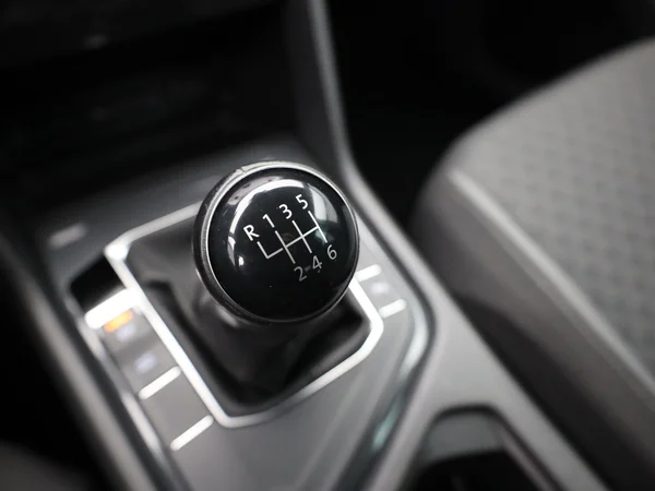 VOLKSWAGEN Tiguan (2019) — foto 6 van 20