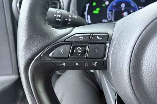 Toyota Yaris Cross Hybrid (HEV) (2025) — foto 6 van 18