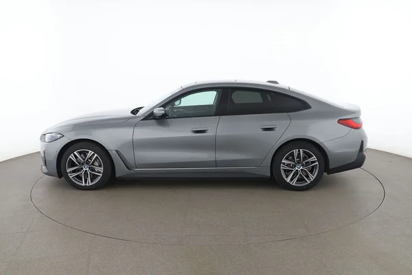 BMW i4 (2022) — foto 9 van 16