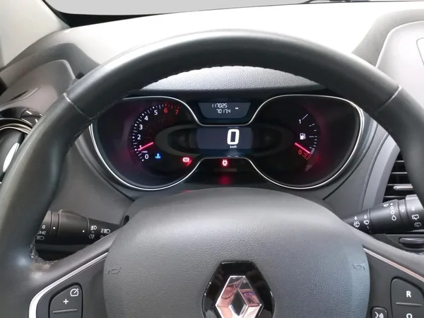 Renault Captur (2019) — foto 2 van 20