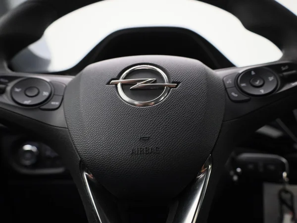 Opel Corsa (2023) — foto 16 van 34