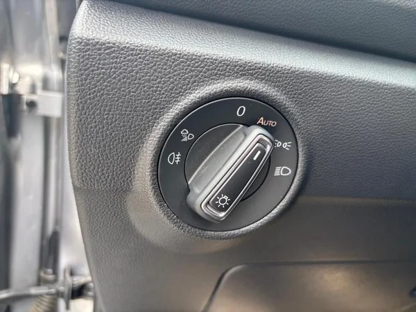 VOLKSWAGEN T-Roc (2023) — foto 18 van 27