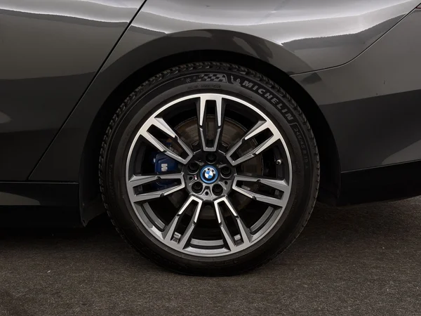 BMW i5 (2024) — foto 7 van 35