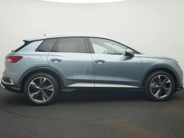 AUDI Q4 e-tron (2025) — foto 18 van 20