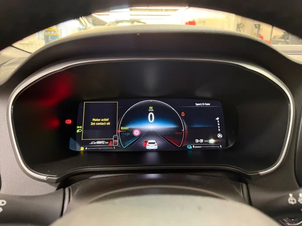 Renault Megane (2023) — foto 6 van 27
