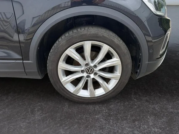VOLKSWAGEN T-Roc (2023) — foto 2 van 25