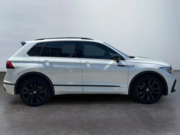 VOLKSWAGEN Tiguan (2024) — foto 32 van 37