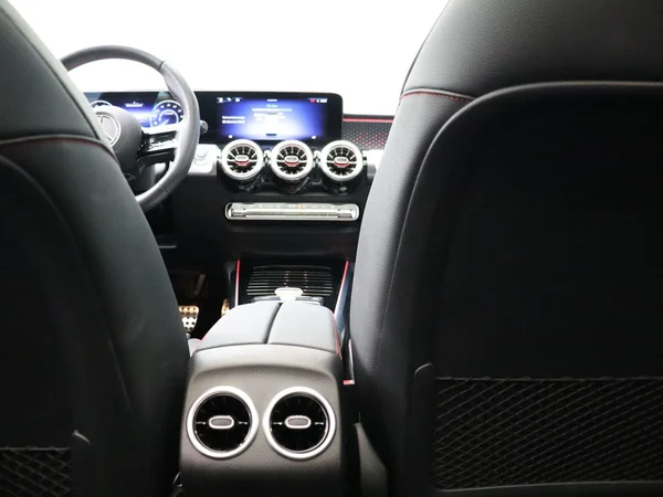 Mercedes-Benz EQB (2026) — foto 18 van 33