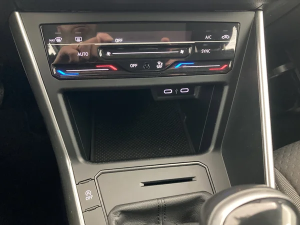 VOLKSWAGEN Taigo (2023) — foto 11 van 36