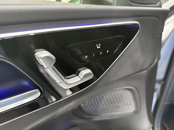Mercedes-Benz C-Klasse (2024) — foto 7 van 19